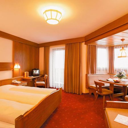 Hotel Lammwirt イェルツェンス エクステリア 写真