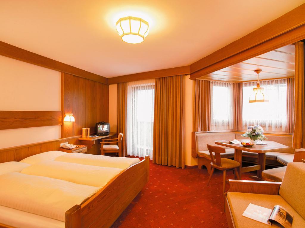 Hotel Lammwirt イェルツェンス エクステリア 写真
