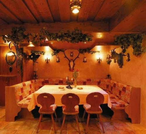 Hotel Lammwirt イェルツェンス エクステリア 写真