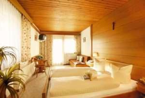 Hotel Lammwirt イェルツェンス エクステリア 写真